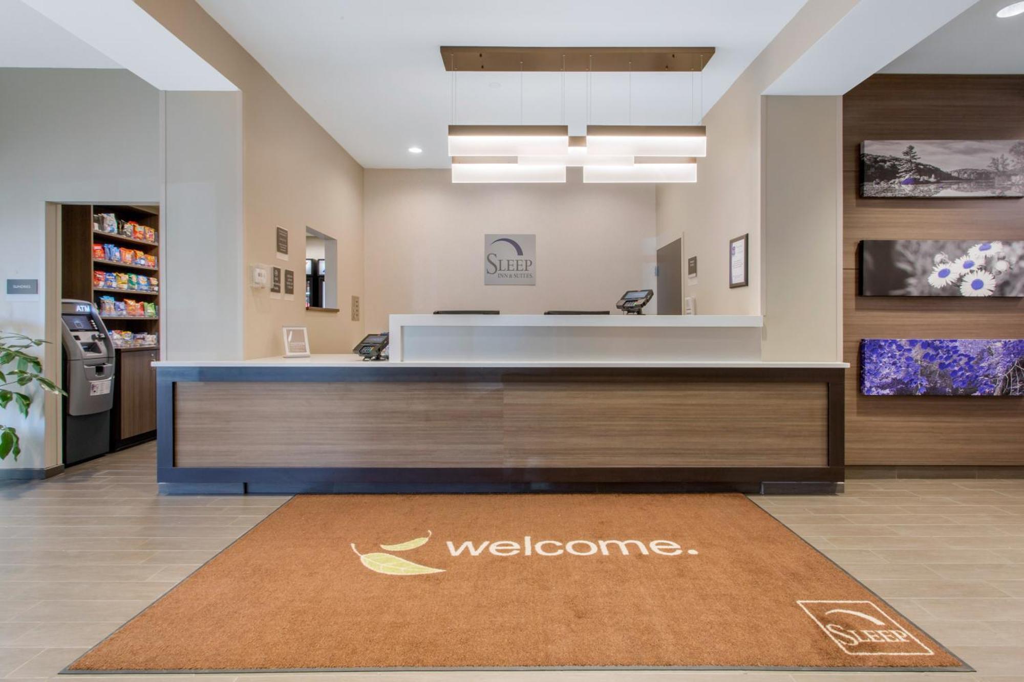Hotel Sleep & - Woodbury Monroe